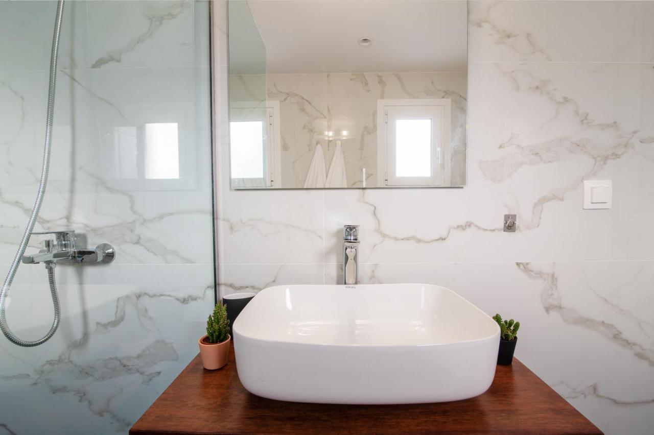 Stunning 2-Bedrooms Apartment In The Heart Of Athènes Extérieur photo