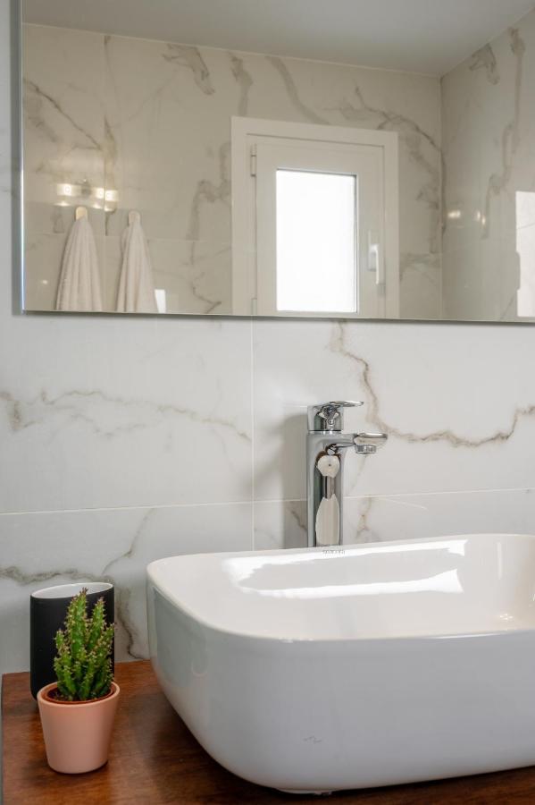 Stunning 2-Bedrooms Apartment In The Heart Of Athènes Extérieur photo